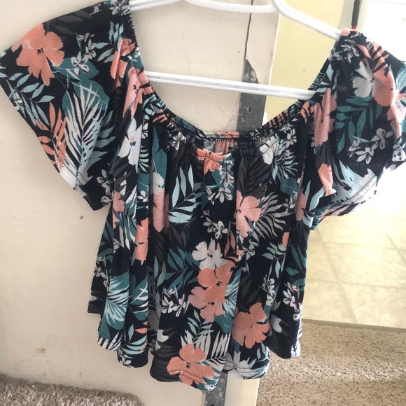 Ardene off shoulder crop top - Picture 2 of 3